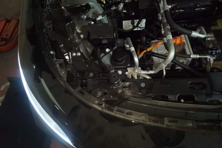 Used VOYAH COURAGE 2024 Long-Range Smart Edition Engine Bay Right