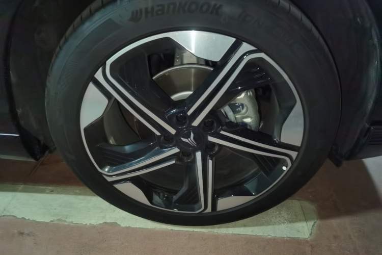 Used VOYAH COURAGE 2024 Long-Range Smart Edition Right Front Wheel Hub