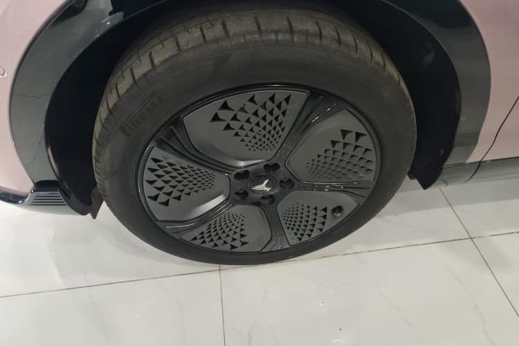 Used VOYAH COURAGE 2024 Four-Wheel Drive Global Edition Left Front Wheel Hub