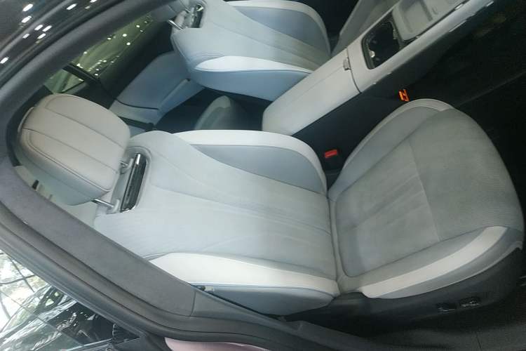 Used VOYAH COURAGE 2024 Ultra-Long Range Smart Enjoyment Version Right Front Seat