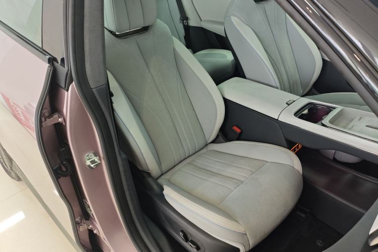 Used VOYAH COURAGE 2024 Four-Wheel Drive Global Edition Right Front Seat