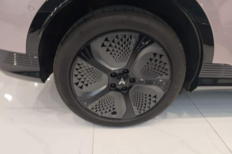 Used VOYAH COURAGE 2024 Four-Wheel Drive Global Edition Right Rear Wheel Hub