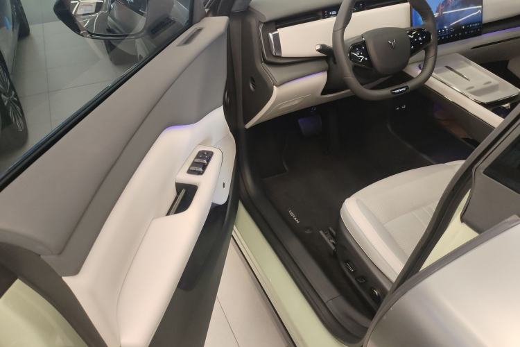 Used VOYAH COURAGE 2024 Ultra-Long Range Smart Enjoyment Version Interior 3