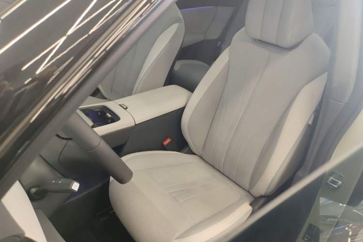 Used VOYAH COURAGE 2024 Ultra-Long Range Smart Enjoyment Version Left Front Seat