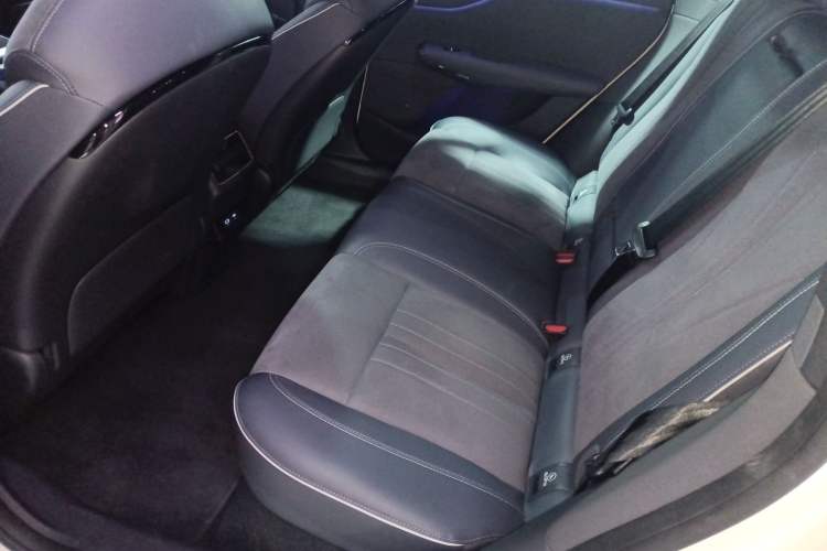 Used VOYAH COURAGE 2024 Ultra-Long Range Smart Enjoyment Version Left Rear Seat