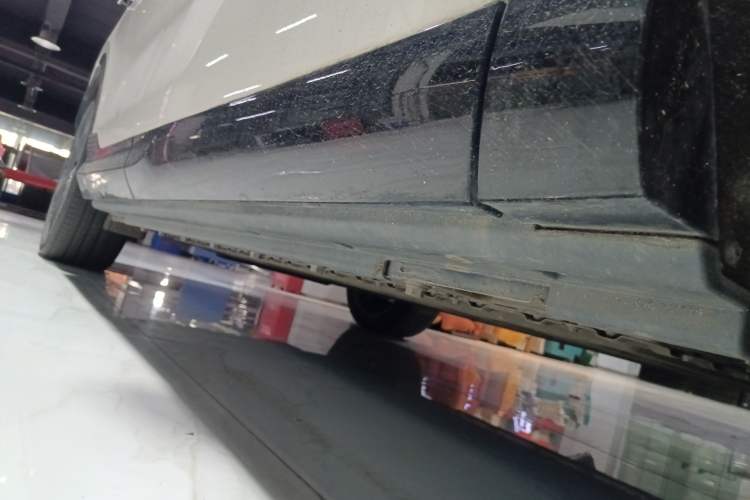 Used VOYAH COURAGE 2024 Ultra-Long Range Smart Enjoyment Version Right Side Sill