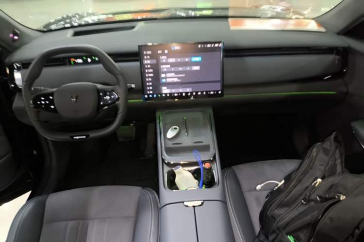 Used VOYAH COURAGE 2024 Four-Wheel Drive Global Edition Center Console