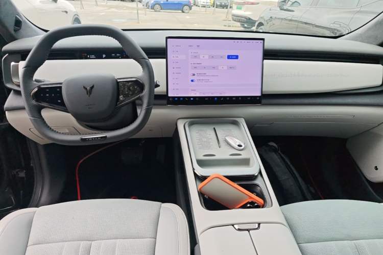 Used VOYAH COURAGE 2024 Long-Range Supercharge Edition Center Console