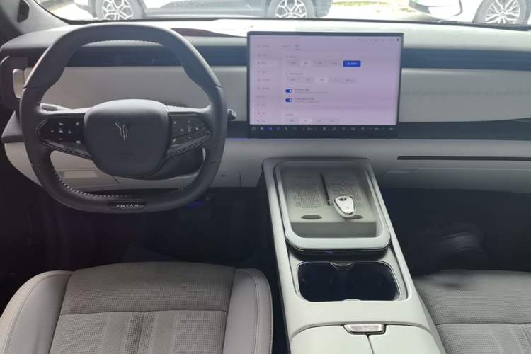 Used VOYAH COURAGE 2024 Long-Range Supercharge Edition Center Console