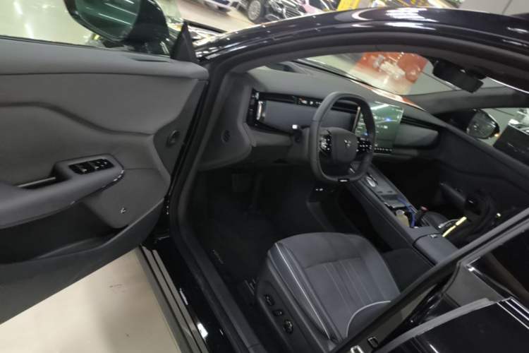 Used VOYAH COURAGE 2024 Four-Wheel Drive Global Edition Driver Seat