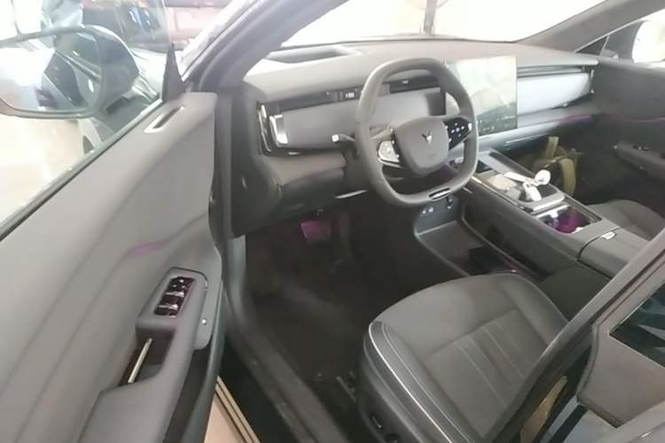 Used VOYAH COURAGE 2024 Four-Wheel Drive Global Edition Driver Seat