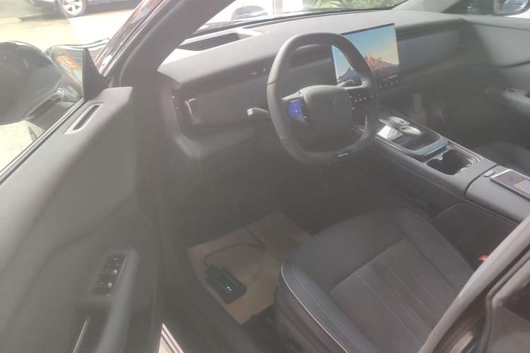 Used VOYAH COURAGE 2024 Four-Wheel Drive Global Edition Driver Seat