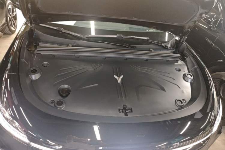 Used VOYAH COURAGE 2024 Long-Range Supercharge Edition Engine Bay