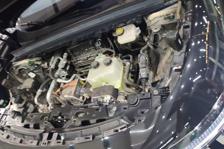 Used VOYAH COURAGE 2024 Four-Wheel Drive Global Edition Engine Bay
