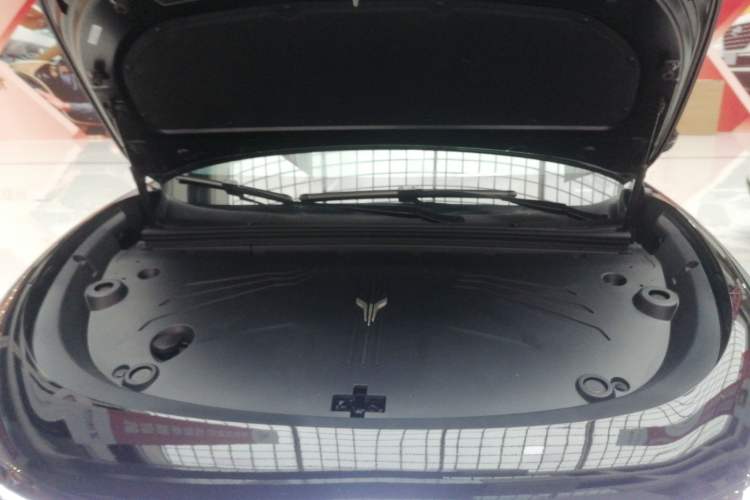 Used VOYAH COURAGE 2024 Long-Range Smart Edition Engine Bay