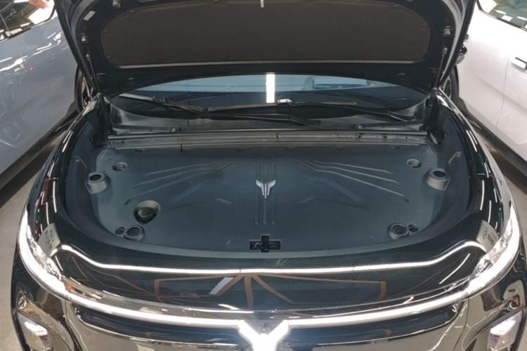 Used VOYAH COURAGE 2024 Long-Range Supercharge Edition Engine Bay