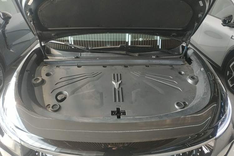 Used VOYAH COURAGE 2024 Four-Wheel Drive Global Edition Engine Bay