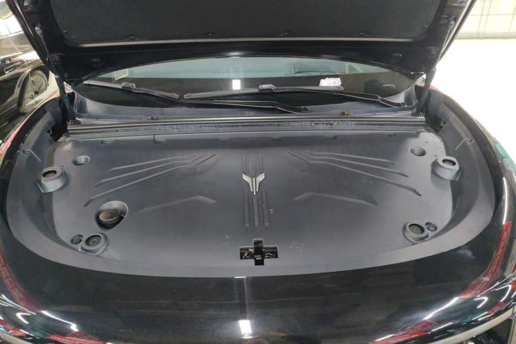 Used VOYAH COURAGE 2024 Four-Wheel Drive Global Edition Engine Bay