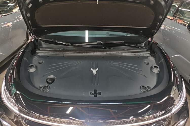 Used VOYAH COURAGE 2024 Long-Range Smart Edition Engine Bay
