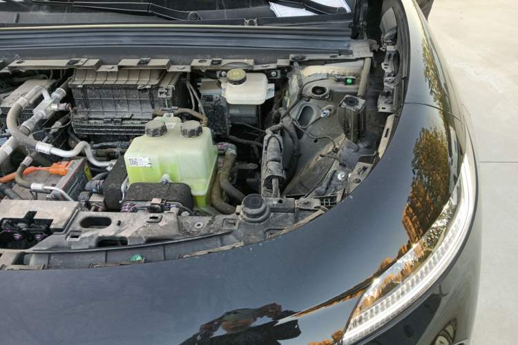 Used VOYAH COURAGE 2024 Four-Wheel Drive Global Edition Engine Bay Left
