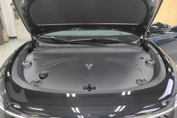 Used VOYAH COURAGE 2024 Four-Wheel Drive Global Edition Engine Bay