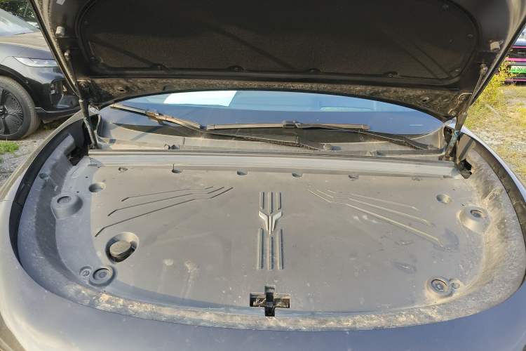 Used VOYAH COURAGE 2024 Long-Range Supercharge Edition Engine Bay