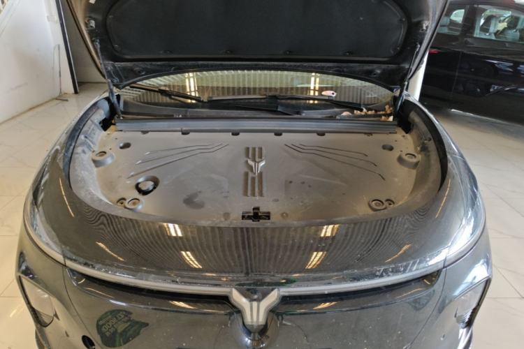 Used VOYAH COURAGE 2024 Long-Range Supercharge Edition Engine Bay