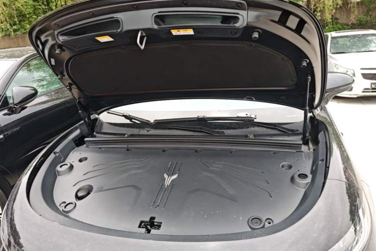 Used VOYAH COURAGE 2024 Long-Range Supercharge Edition Engine Bay