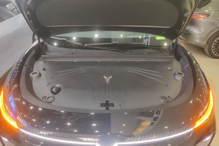 Used VOYAH COURAGE 2024 Long-Range Supercharge Edition Engine Bay
