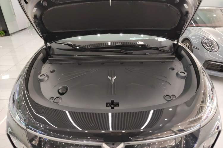 Used VOYAH COURAGE 2024 Four-Wheel Drive Global Edition Engine Bay