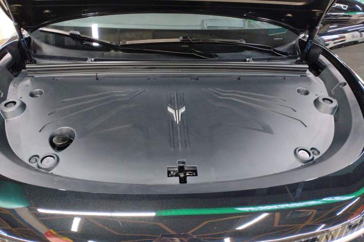 Used VOYAH COURAGE 2024 Long-Range Supercharge Edition Engine Bay