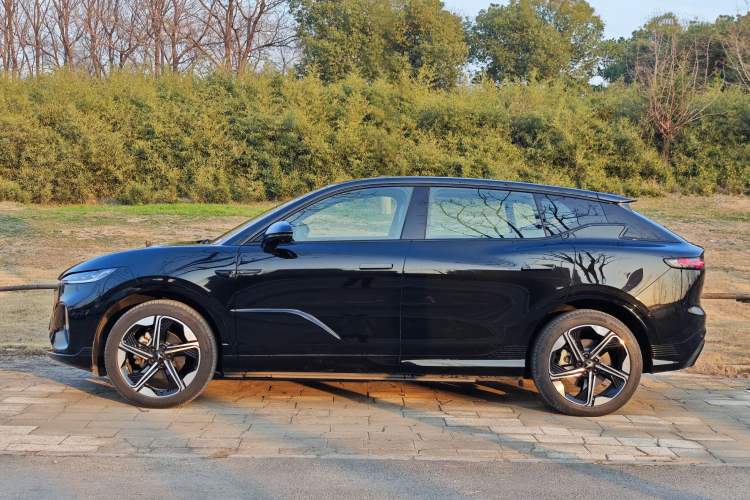 Used VOYAH COURAGE 2024 Long-Range Supercharge Edition Exterior 2