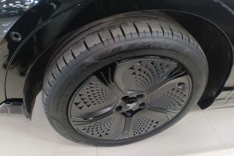 Used VOYAH COURAGE 2024 Four-Wheel Drive Global Edition Exterior 3