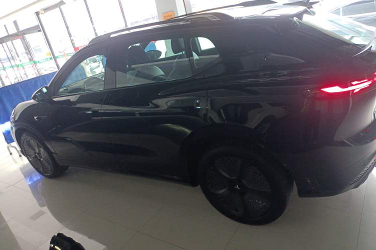 Used VOYAH COURAGE 2024 Four-Wheel Drive Global Edition Exterior 3