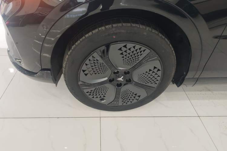 Used VOYAH COURAGE 2024 Four-Wheel Drive Global Edition Exterior 4