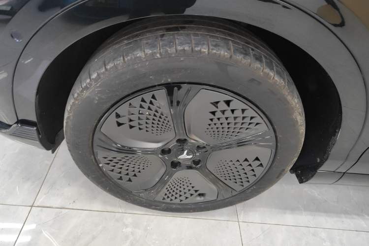 Used VOYAH COURAGE 2024 Four-Wheel Drive Global Edition Exterior 4