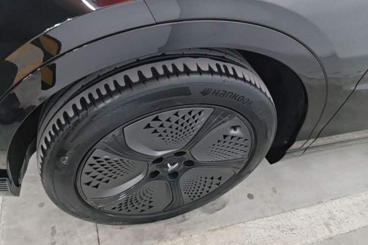 Used VOYAH COURAGE 2024 Long-Range Supercharge Edition Exterior 4