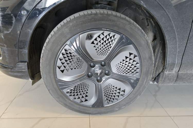 Used VOYAH COURAGE 2024 Long-Range Supercharge Edition Exterior 4