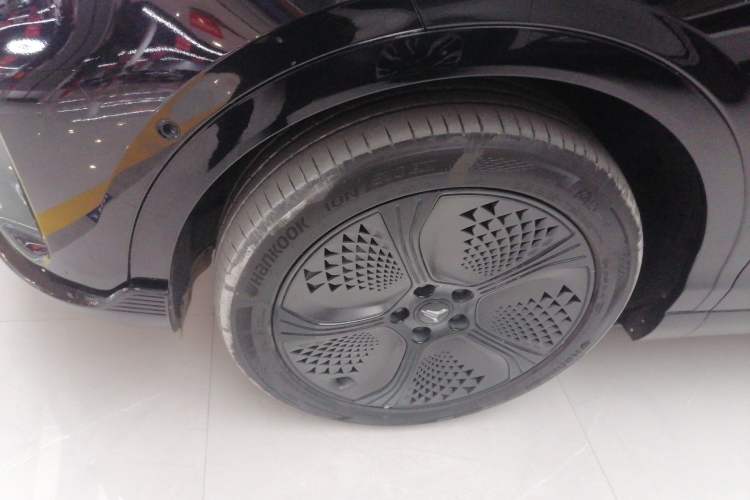 Used VOYAH COURAGE 2024 Long-Range Smart Edition Exterior 7