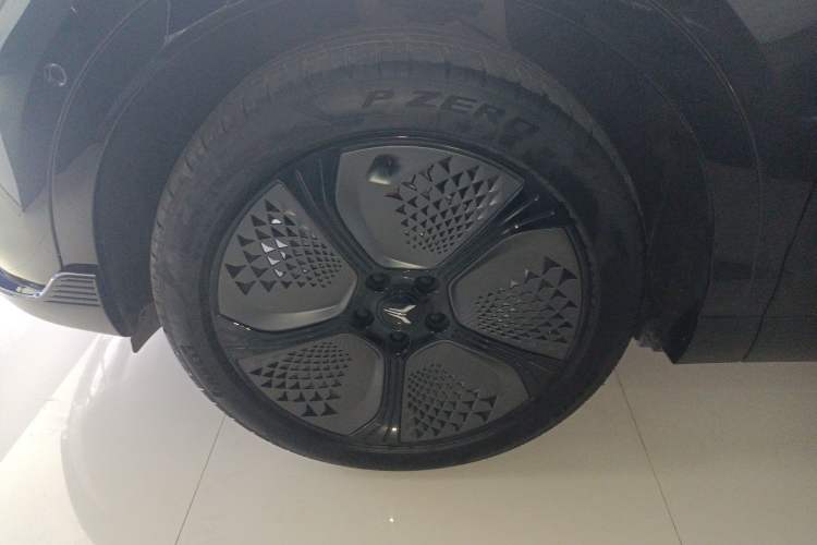 Used VOYAH COURAGE 2024 Four-Wheel Drive Global Edition Exterior 7