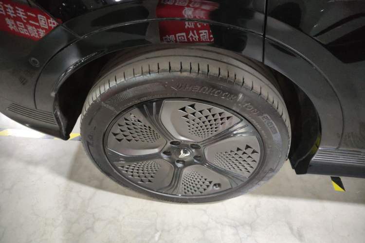 Used VOYAH COURAGE 2024 Long-Range Supercharge Edition Exterior 8