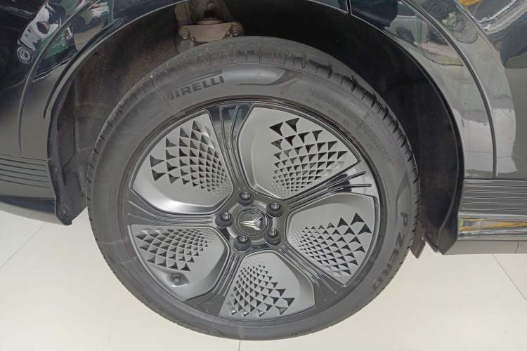 Used VOYAH COURAGE 2024 Four-Wheel Drive Global Edition Exterior 8
