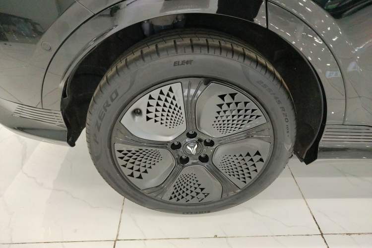 Used VOYAH COURAGE 2024 Four-Wheel Drive Global Edition Exterior 8