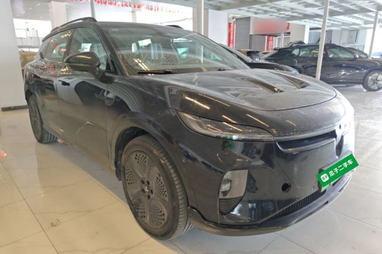 Used VOYAH COURAGE 2024 Long-Range Supercharge Edition Front Right 45 Deg