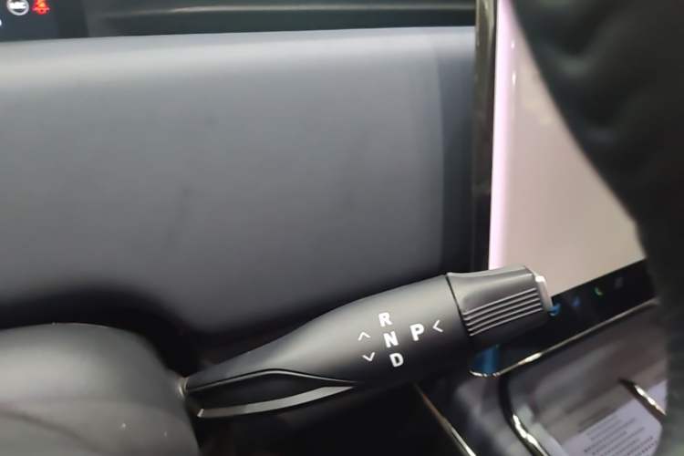 Used VOYAH COURAGE 2024 Four-Wheel Drive Global Edition Gear Lever