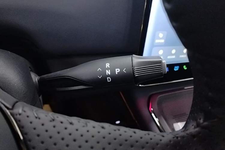Used VOYAH COURAGE 2024 Long-Range Supercharge Edition Gear Lever