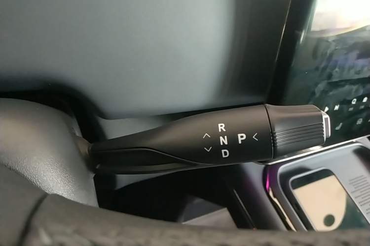Used VOYAH COURAGE 2024 Four-Wheel Drive Global Edition Gear Lever