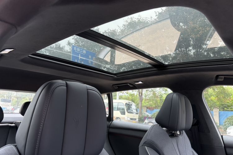 Used VOYAH COURAGE 2024 Four-Wheel Drive Global Edition Headliner