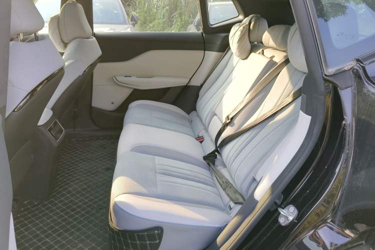 Used VOYAH COURAGE 2024 Long-Range Supercharge Edition Interior 1