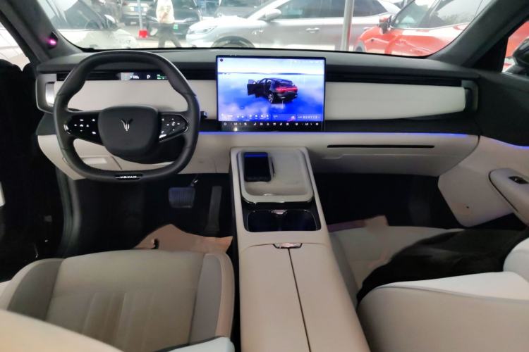 Used VOYAH COURAGE 2024 Long-Range Supercharge Edition Interior 2